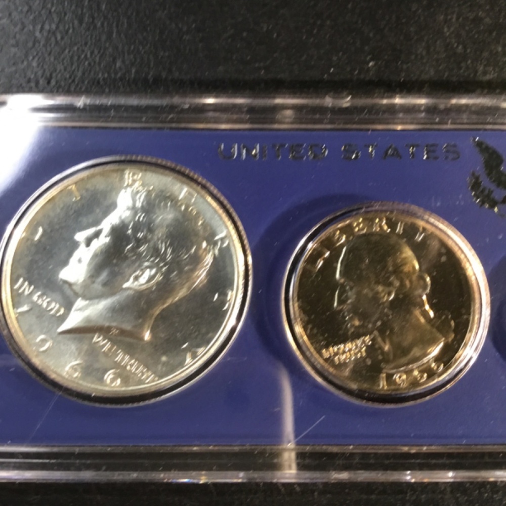 1966 special mint set coins ==super nice=== - Picture 2 of 6